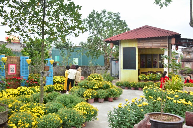 Peace praying ceremony at Tay Khanh Pagoda in Thai Binh in the new year