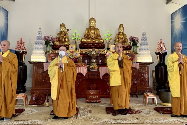 The Ceremony of peaceful Prayers, wishing longevity, releasing creatures at Dong Cao Pagoda in early 2023.