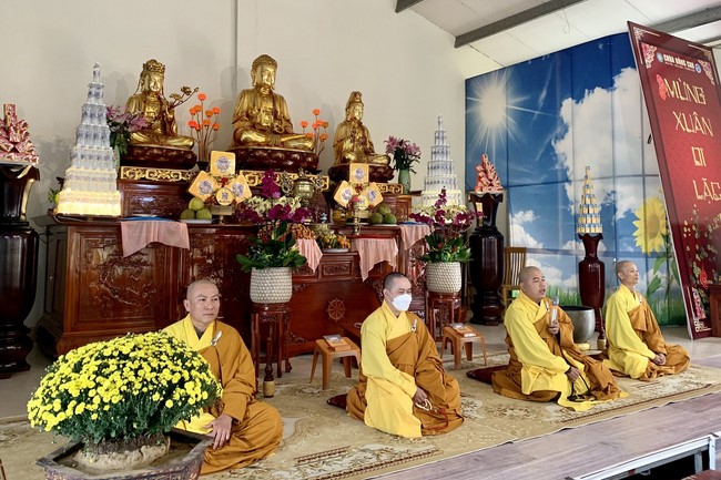The Ceremony of peaceful Prayers, wishing longevity, releasing creatures at Dong Cao Pagoda in early 2023.