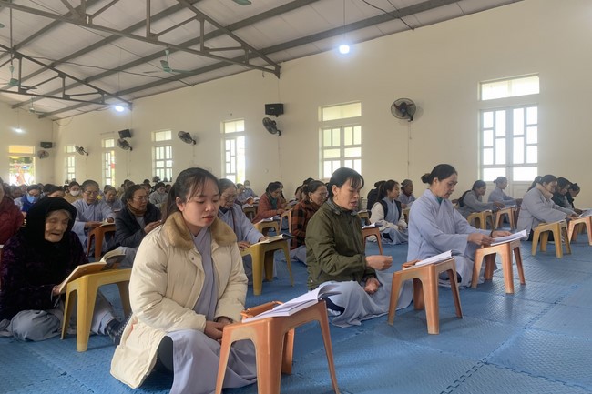 The Ceremony of peaceful Prayers, wishing longevity, releasing creatures at Dong Cao Pagoda in early 2023.
