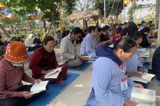 The Ceremony of peaceful Prayers, wishing longevity, releasing creatures at Dong Cao Pagoda in early 2023.