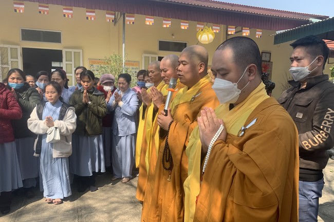 The Ceremony of peaceful Prayers, wishing longevity, releasing creatures at Dong Cao Pagoda in early 2023.