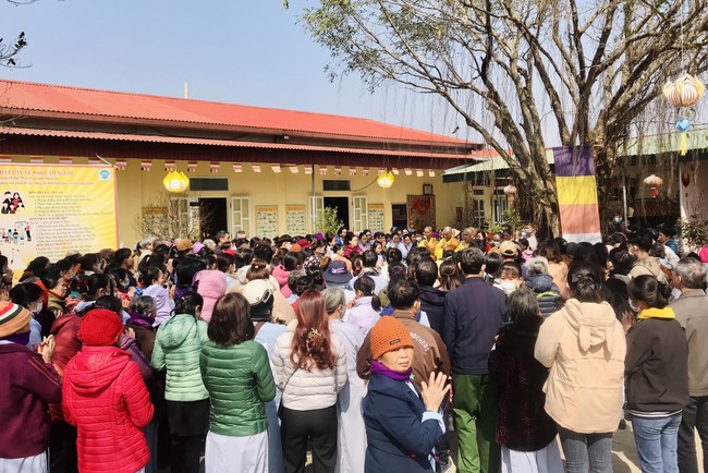 The Ceremony of peaceful Prayers, wishing longevity, releasing creatures at Dong Cao Pagoda in early 2023.