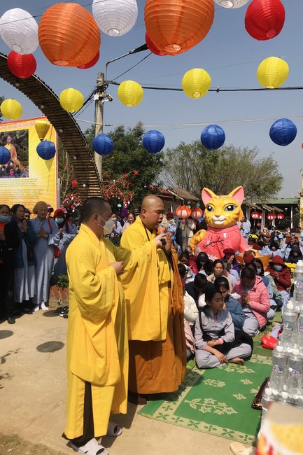 The Ceremony of peaceful Prayers, wishing longevity, releasing creatures at Dong Cao Pagoda in early 2023.