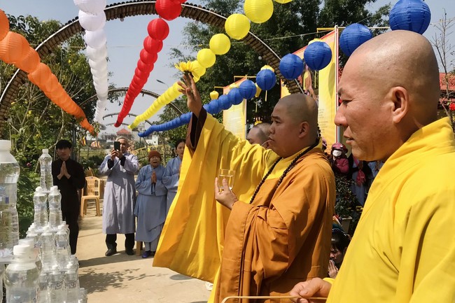 The Ceremony of peaceful Prayers, wishing longevity, releasing creatures at Dong Cao Pagoda in early 2023.