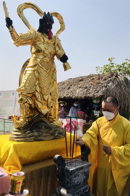 The Ceremony of peaceful Prayers, wishing longevity, releasing creatures at Dong Cao Pagoda in early 2023.