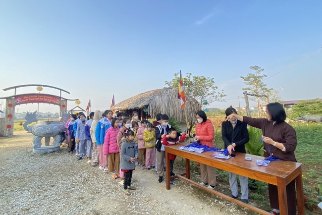 The 11 th Lotus seeds Sowing Retreat at Dong Cao Pagoda, Thanh Hoa