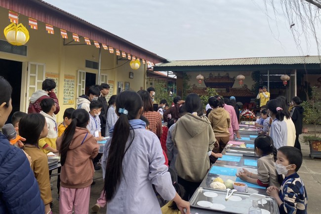 The 11 th Lotus seeds Sowing Retreat at Dong Cao Pagoda, Thanh Hoa