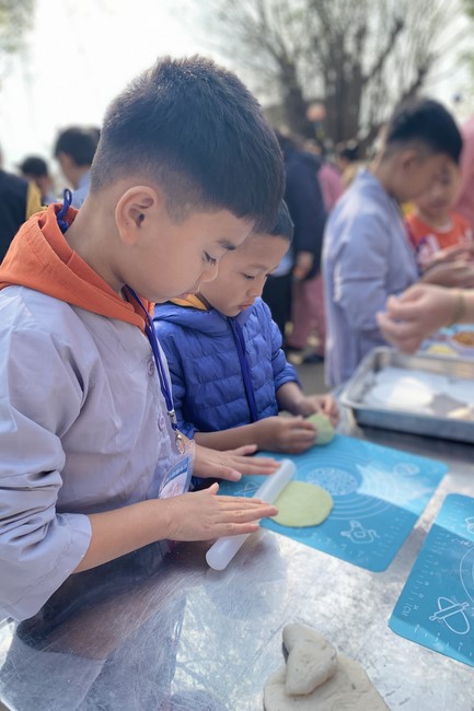 The 11 th Lotus seeds Sowing Retreat at Dong Cao Pagoda, Thanh Hoa