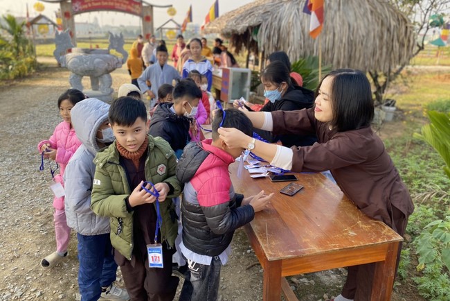 The 11 th Lotus seeds Sowing Retreat at Dong Cao Pagoda, Thanh Hoa