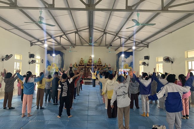 The 11 th Lotus seeds Sowing Retreat at Dong Cao Pagoda, Thanh Hoa