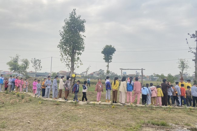 The 11 th Lotus seeds Sowing Retreat at Dong Cao Pagoda, Thanh Hoa