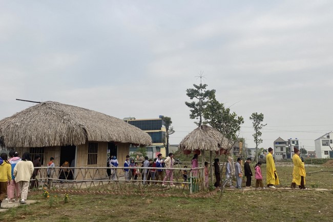 The 11 th Lotus seeds Sowing Retreat at Dong Cao Pagoda, Thanh Hoa