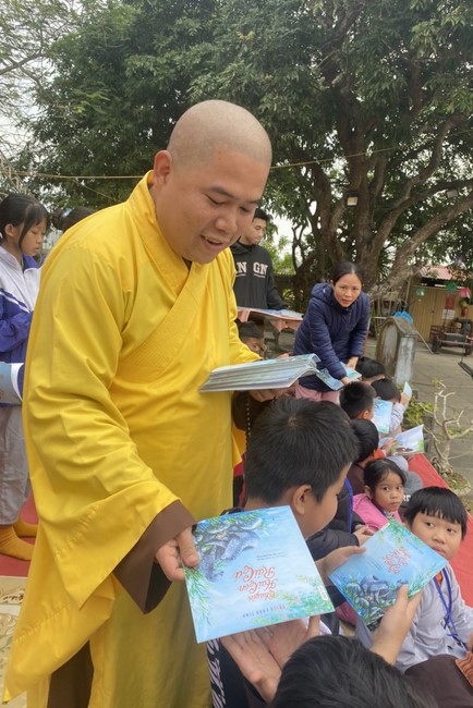 The 11 th Lotus seeds Sowing Retreat at Dong Cao Pagoda, Thanh Hoa