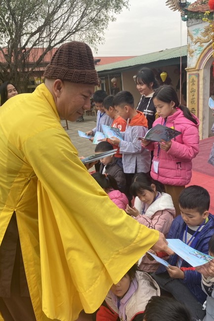 The 11 th Lotus seeds Sowing Retreat at Dong Cao Pagoda, Thanh Hoa