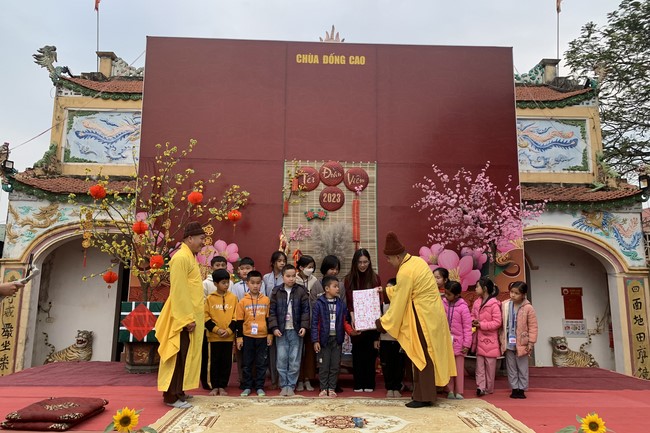 The 11 th Lotus seeds Sowing Retreat at Dong Cao Pagoda, Thanh Hoa