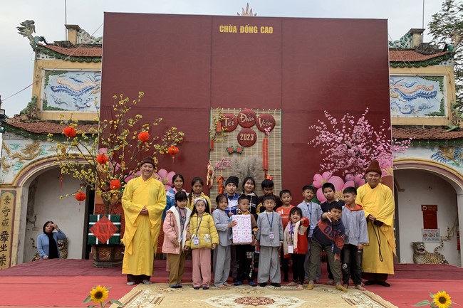 The 11 th Lotus seeds Sowing Retreat at Dong Cao Pagoda, Thanh Hoa
