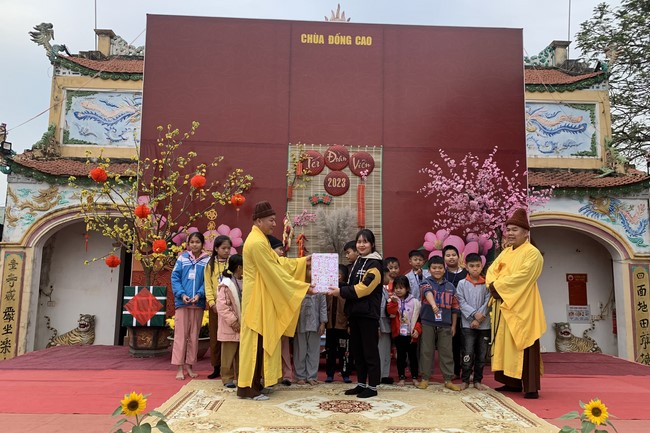 The 11 th Lotus seeds Sowing Retreat at Dong Cao Pagoda, Thanh Hoa