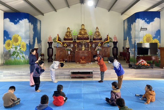 The 11 th Lotus seeds Sowing Retreat at Dong Cao Pagoda, Thanh Hoa