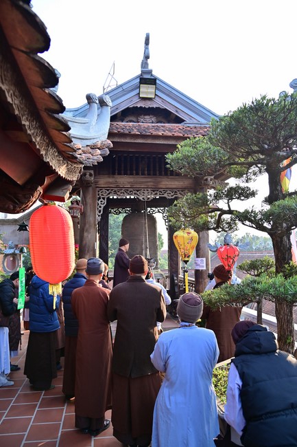 Preaching dharma at Hoa Phuc pagoda in the third day of propagation trip in the Northern