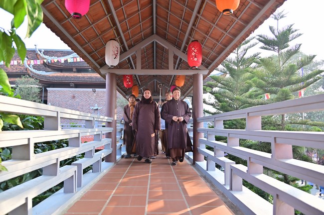 Preaching dharma at Hoa Phuc pagoda in the third day of propagation trip in the Northern