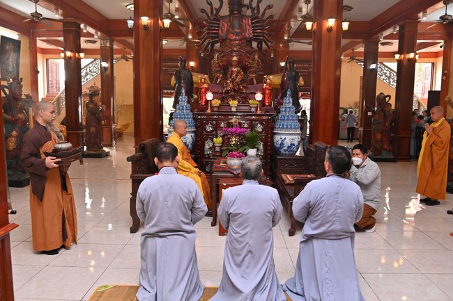 Preaching dharma at Hoa Phuc pagoda in the third day of propagation trip in the Northern