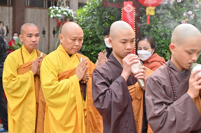 Preaching dharma at Hoa Phuc pagoda in the third day of propagation trip in the Northern