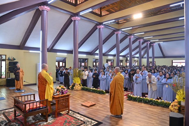 Preaching dharma at Hoa Phuc pagoda in the third day of propagation trip in the Northern