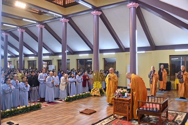 Preaching dharma at Hoa Phuc pagoda in the third day of propagation trip in the Northern