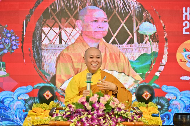 Preaching dharma at Hoa Phuc pagoda in the third day of propagation trip in the Northern