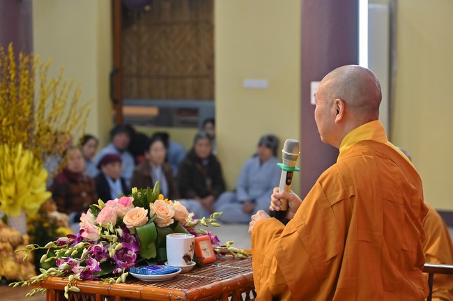Preaching dharma at Hoa Phuc pagoda in the third day of propagation trip in the Northern