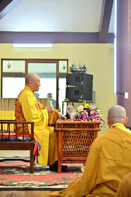 Preaching dharma at Hoa Phuc pagoda in the third day of propagation trip in the Northern