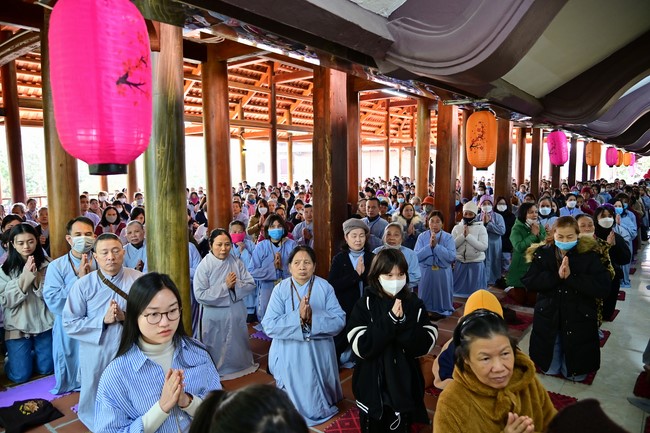 Preaching dharma at Hoa Phuc pagoda in the third day of propagation trip in the Northern