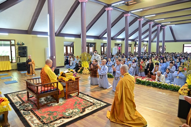 Preaching dharma at Hoa Phuc pagoda in the third day of propagation trip in the Northern
