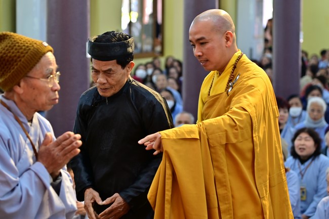 Preaching dharma at Hoa Phuc pagoda in the third day of propagation trip in the Northern