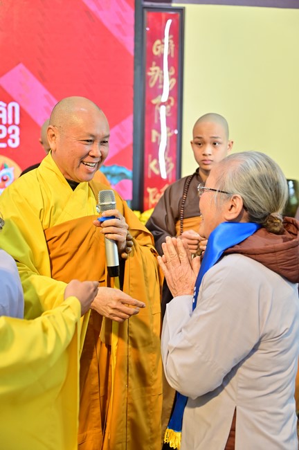 Preaching dharma at Hoa Phuc pagoda in the third day of propagation trip in the Northern