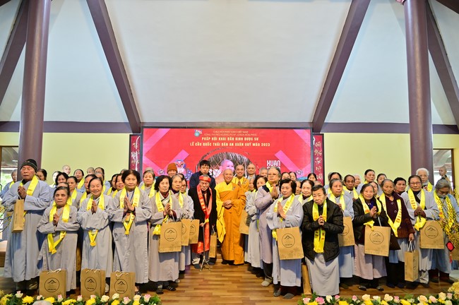 Preaching dharma at Hoa Phuc pagoda in the third day of propagation trip in the Northern