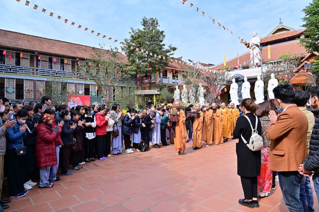 Preaching dharma at Hoa Phuc pagoda in the third day of propagation trip in the Northern