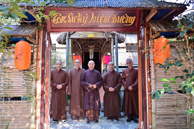 Preaching dharma at Hoa Phuc pagoda in the third day of propagation trip in the Northern