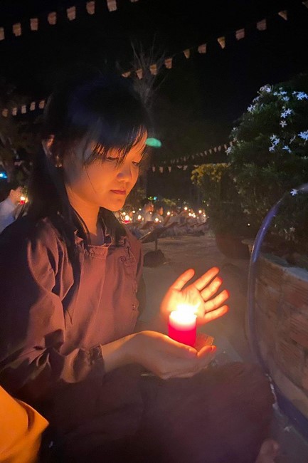 Beginning a sutra in the New Year at Suoi Phap Pagoda, Tay Ninh