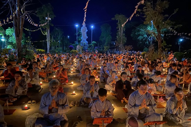 Beginning a sutra in the New Year at Suoi Phap Pagoda, Tay Ninh