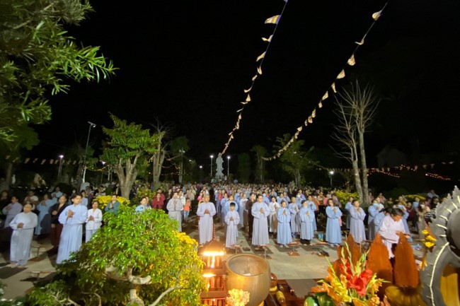 Beginning a sutra in the New Year at Suoi Phap Pagoda, Tay Ninh