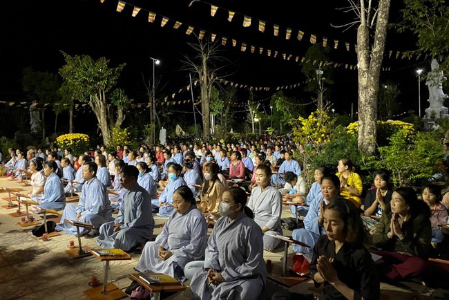 Beginning a sutra in the New Year at Suoi Phap Pagoda, Tay Ninh