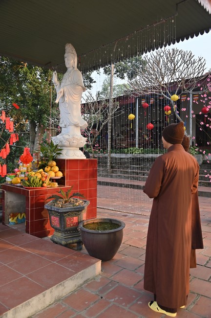 Ngày thứ tư, chuyến Phật sự miền Bắc, giảng pháp tại chùa Đại Sơn – chùa Đại Cồ Việt