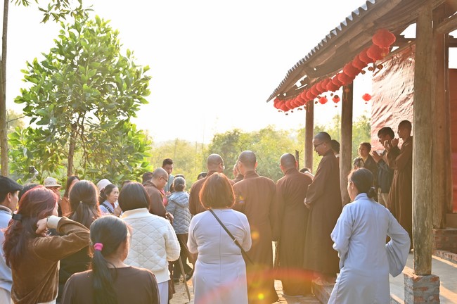 Ngày thứ tư, chuyến Phật sự miền Bắc, giảng pháp tại chùa Đại Sơn – chùa Đại Cồ Việt