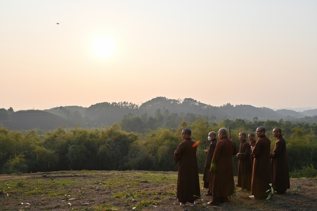 Ngày thứ tư, chuyến Phật sự miền Bắc, giảng pháp tại chùa Đại Sơn – chùa Đại Cồ Việt