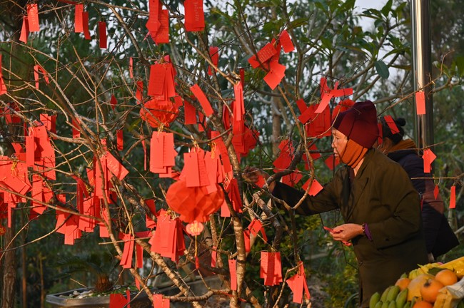 Ngày thứ tư, chuyến Phật sự miền Bắc, giảng pháp tại chùa Đại Sơn – chùa Đại Cồ Việt