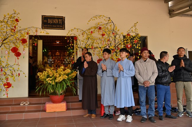 Ngày thứ tư, chuyến Phật sự miền Bắc, giảng pháp tại chùa Đại Sơn – chùa Đại Cồ Việt