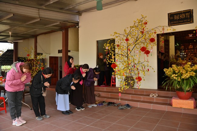 Ngày thứ tư, chuyến Phật sự miền Bắc, giảng pháp tại chùa Đại Sơn – chùa Đại Cồ Việt