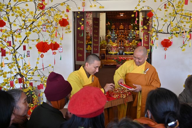 Ngày thứ tư, chuyến Phật sự miền Bắc, giảng pháp tại chùa Đại Sơn – chùa Đại Cồ Việt